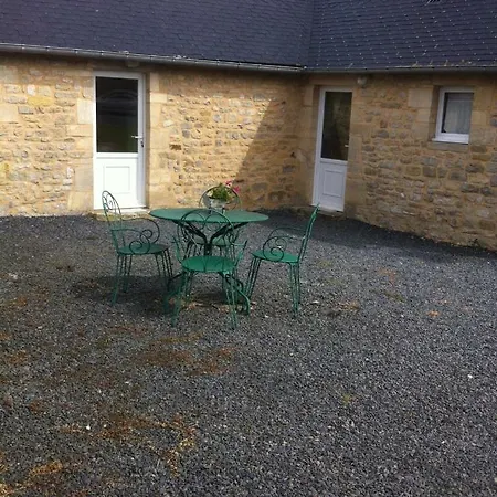 Ferme De Montigny * Asnieres-en-Bessin